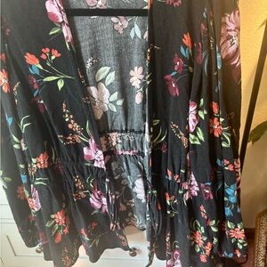 Torrid Short Floral Kimono Size 1